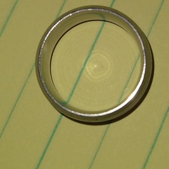 Size 8 Men's Ring - Picture 3 of 3